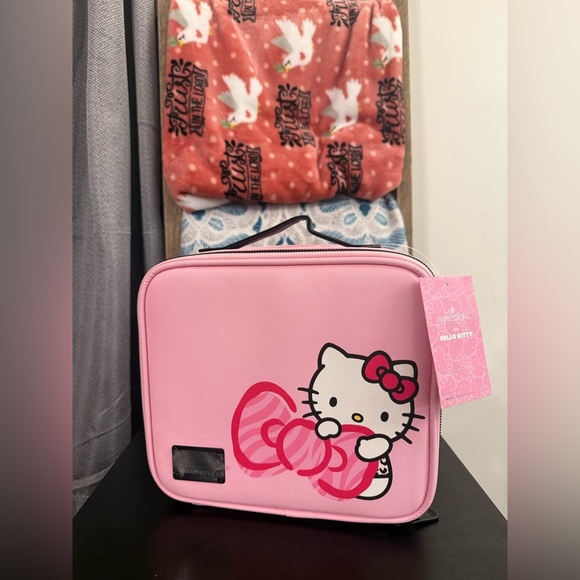Impressions Vegan Leather Hello Kitty Cosmetic Box - Picture 8 of 12